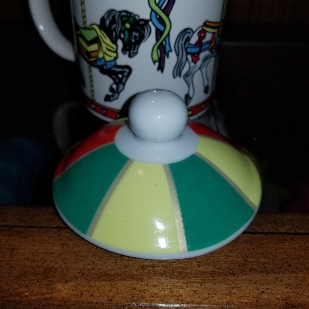Carousel Mug - Picture 2 of 3
